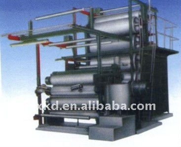 Textile squeezing drying machine